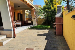 Villino moderno con giardino a 90 metri dal mare Anzio